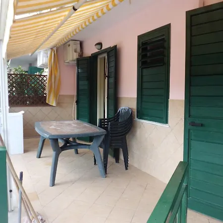 Sileno Apartment *